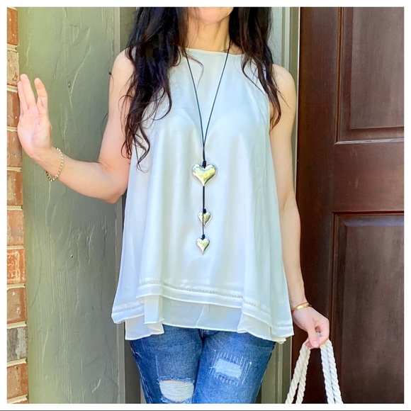 ShopEvelynne Tops - PRETTY LAYERED CHIC SLEEVELESS TOP